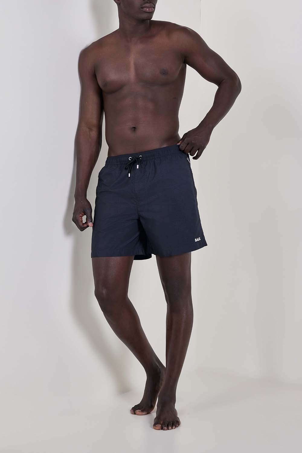 תמונת כל הלוק של מכנסי בגד ים